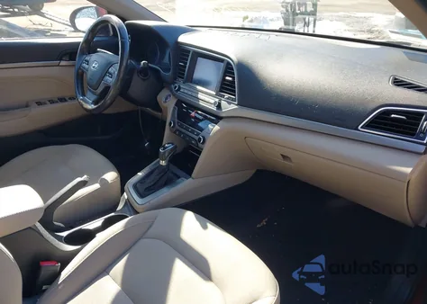 2017 Hyundai Elantra Value Edition z USA, uszkodzony, nr VIN KMHD84LF3HU276562